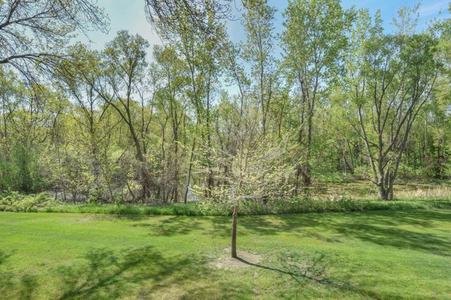 910 94th Avenue NE, Blaine, MN 55434