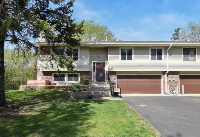 910 94th Avenue NE, Blaine, MN 55434