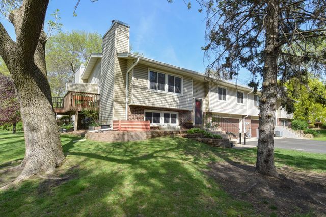 910 94th Avenue NE, Blaine, MN 55434