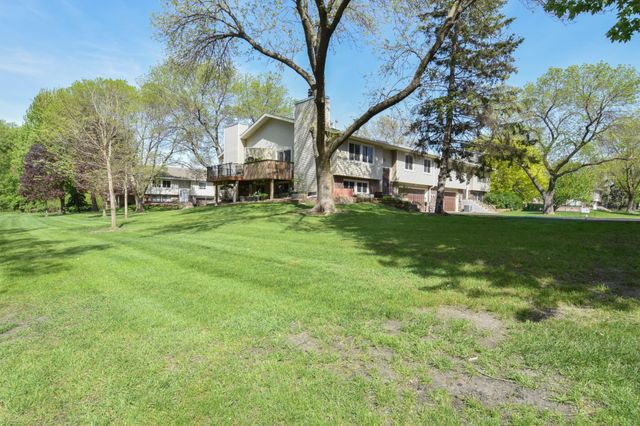 910 94th Avenue NE, Blaine, MN 55434