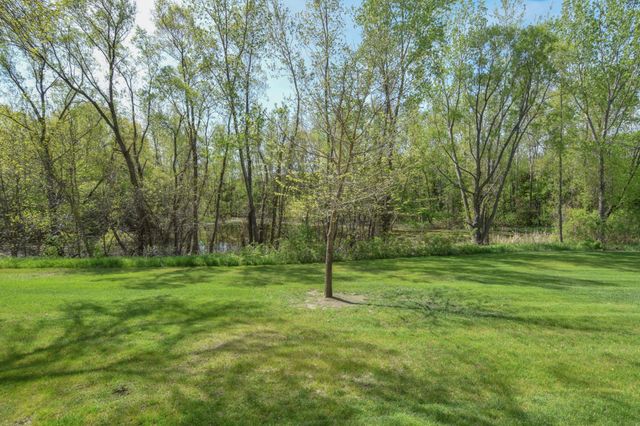 910 94th Avenue NE, Blaine, MN 55434