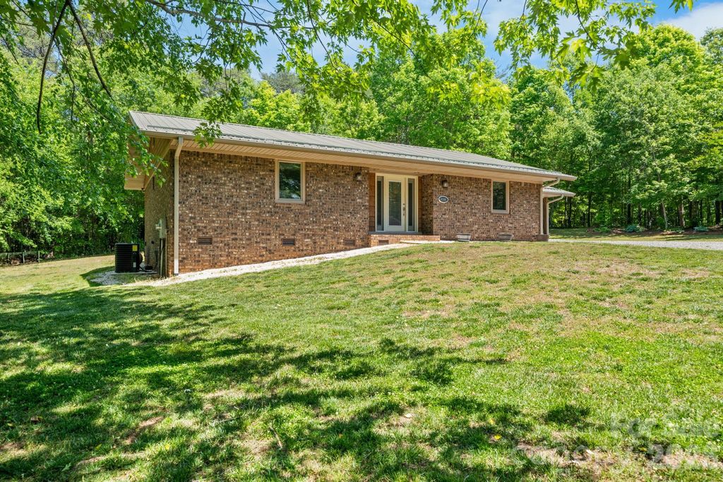 4586 Charlotte Street, Conover, NC 28613