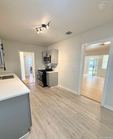 218 Hillwood, San Antonio, TX 78213