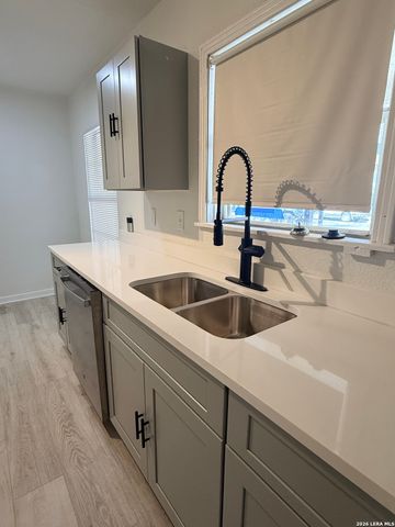 218 Hillwood, San Antonio, TX 78213