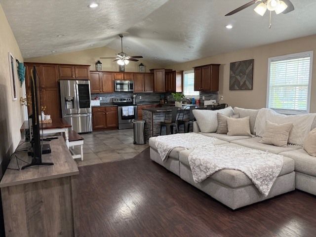 911 E Stotlar Street, Herrin, IL 62848