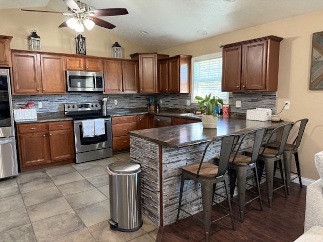 911 E Stotlar Street, Herrin, IL 62848