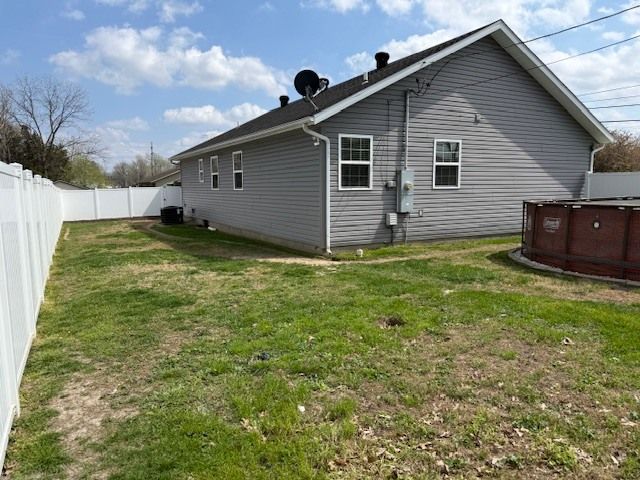 911 E Stotlar Street, Herrin, IL 62848
