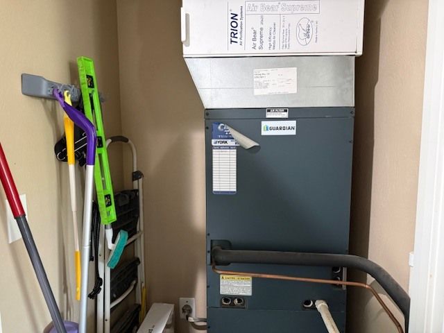 911 E Stotlar Street, Herrin, IL 62848