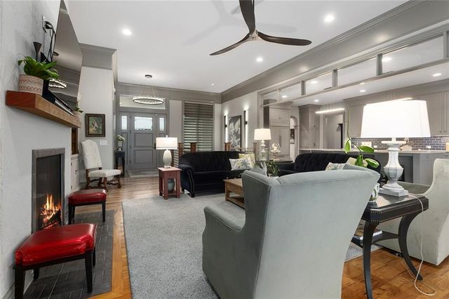 10439 N St Clair Avenue, Kansas City, MO 64154