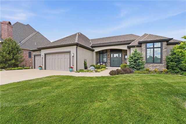 10439 N St Clair Avenue, Kansas City, MO 64154