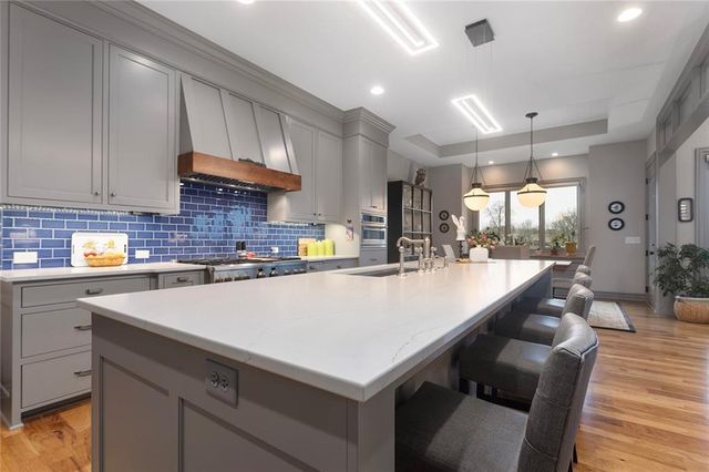 10439 N St Clair Avenue, Kansas City, MO 64154