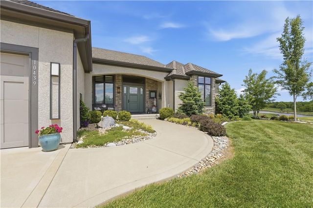 10439 N St Clair Avenue, Kansas City, MO 64154