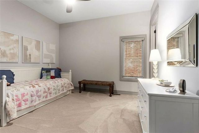 10439 N St Clair Avenue, Kansas City, MO 64154