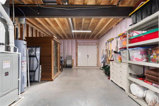 10439 N St Clair Avenue, Kansas City, MO 64154