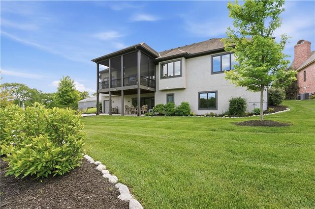 10439 N St Clair Avenue, Kansas City, MO 64154