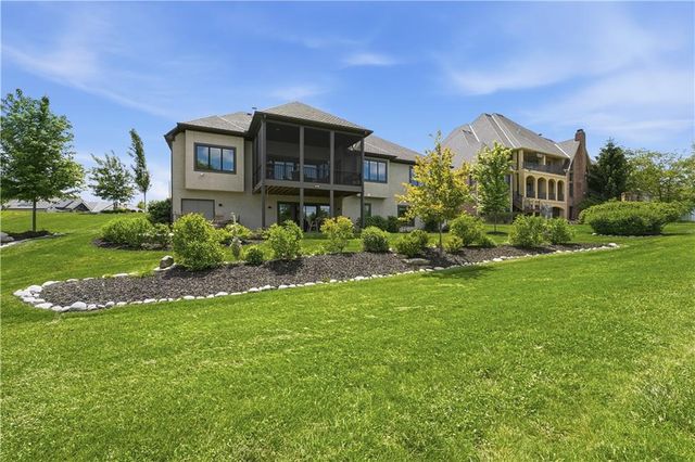 10439 N St Clair Avenue, Kansas City, MO 64154