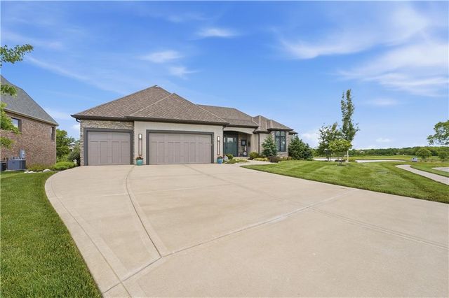 10439 N St Clair Avenue, Kansas City, MO 64154