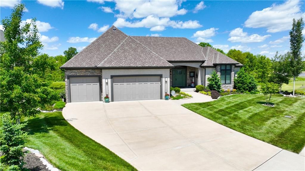 10439 N St Clair Avenue, Kansas City, MO 64154