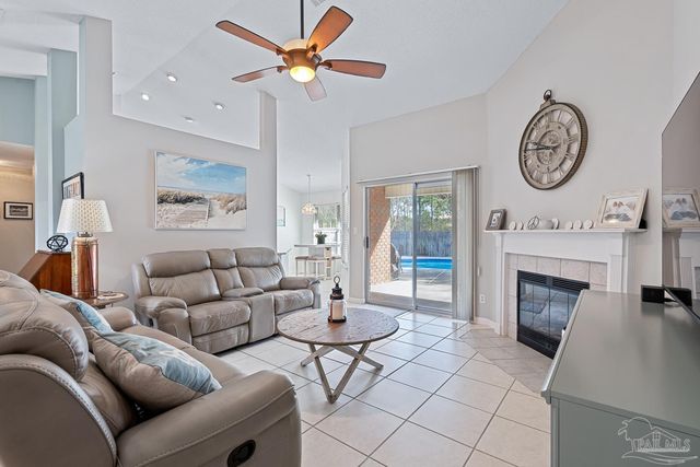 3020 Classic Dr, Pensacola, FL 32507