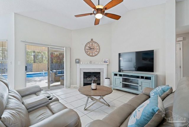 3020 Classic Dr, Pensacola, FL 32507