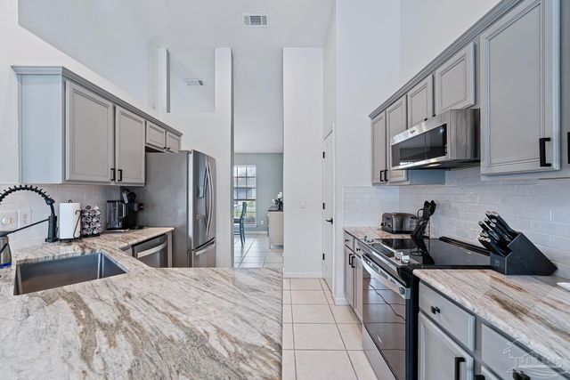 3020 Classic Dr, Pensacola, FL 32507