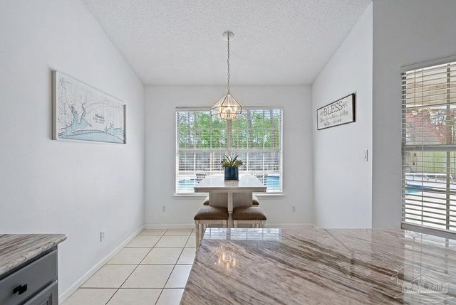 3020 Classic Dr, Pensacola, FL 32507