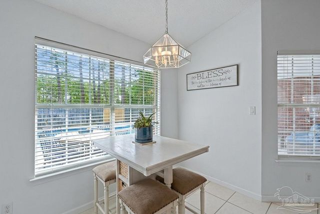 3020 Classic Dr, Pensacola, FL 32507