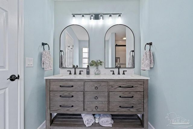 3020 Classic Dr, Pensacola, FL 32507