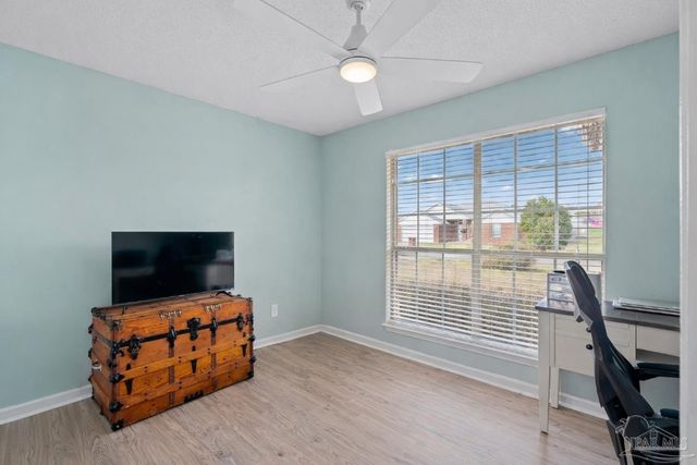 3020 Classic Dr, Pensacola, FL 32507