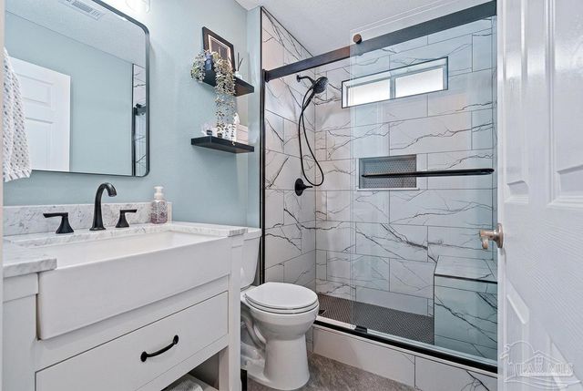 3020 Classic Dr, Pensacola, FL 32507