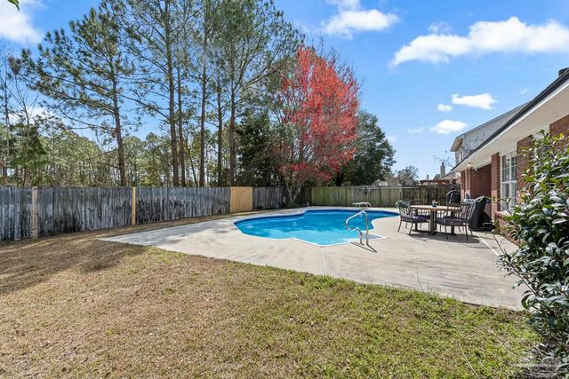 3020 Classic Dr, Pensacola, FL 32507