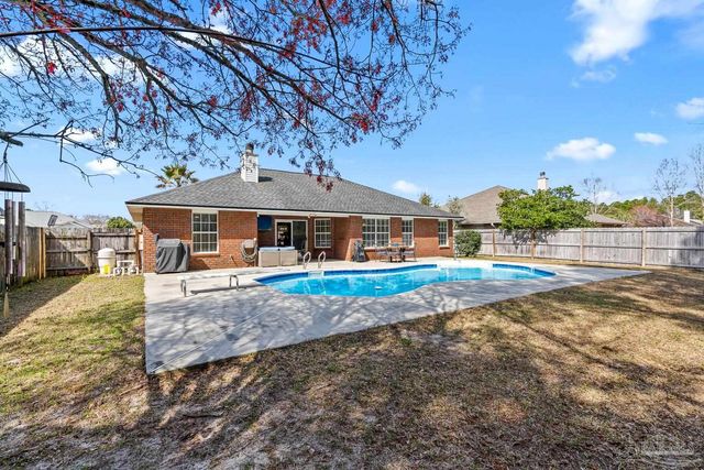 3020 Classic Dr, Pensacola, FL 32507