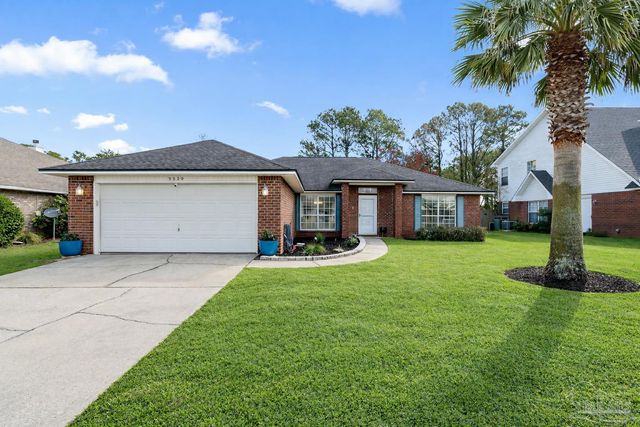 3020 Classic Dr, Pensacola, FL 32507