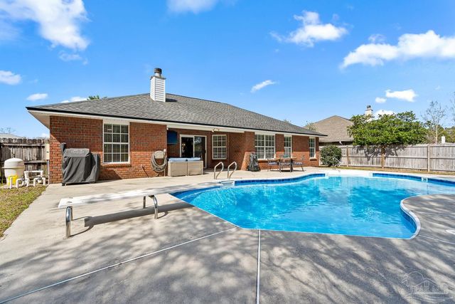 3020 Classic Dr, Pensacola, FL 32507