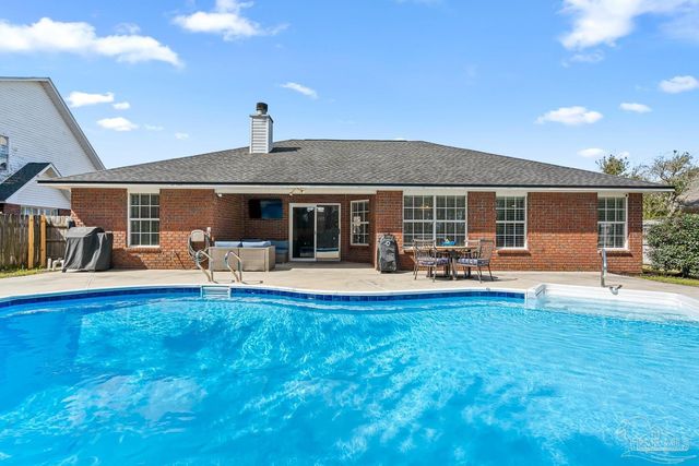 3020 Classic Dr, Pensacola, FL 32507
