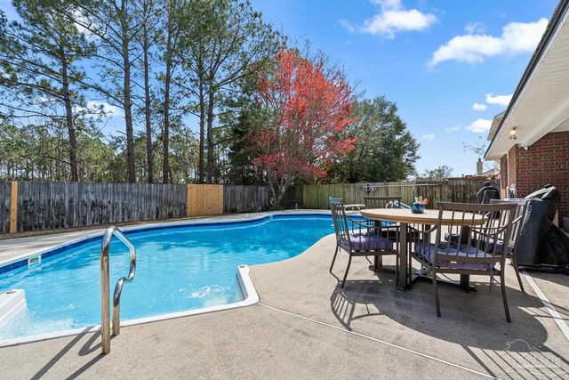 3020 Classic Dr, Pensacola, FL 32507