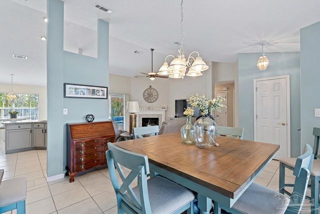 3020 Classic Dr, Pensacola, FL 32507