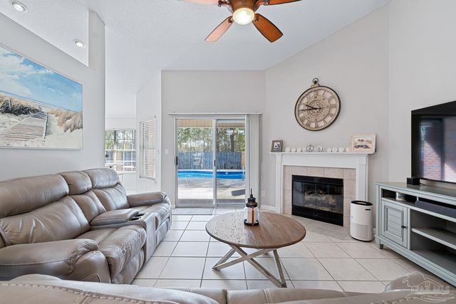 3020 Classic Dr, Pensacola, FL 32507