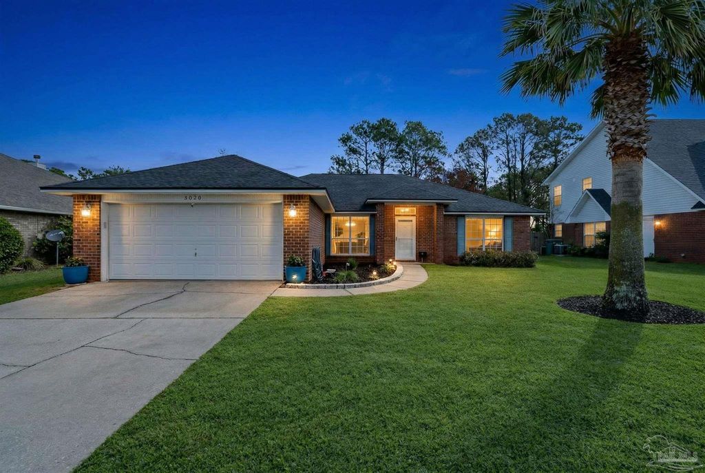 3020 Classic Dr, Pensacola, FL 32507