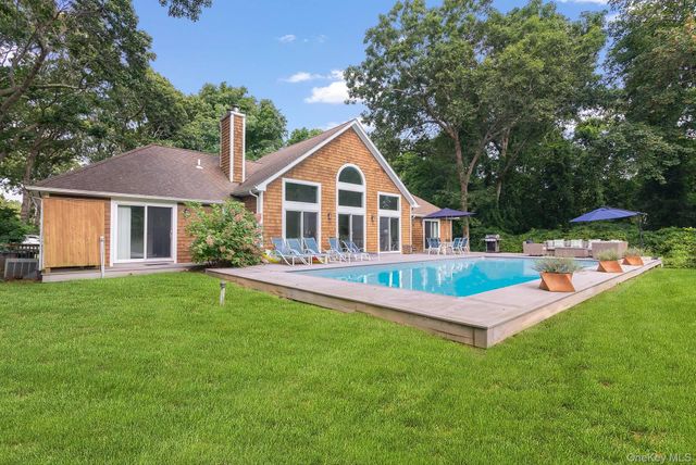 20 Cutter Court, East Hampton, NY 11937