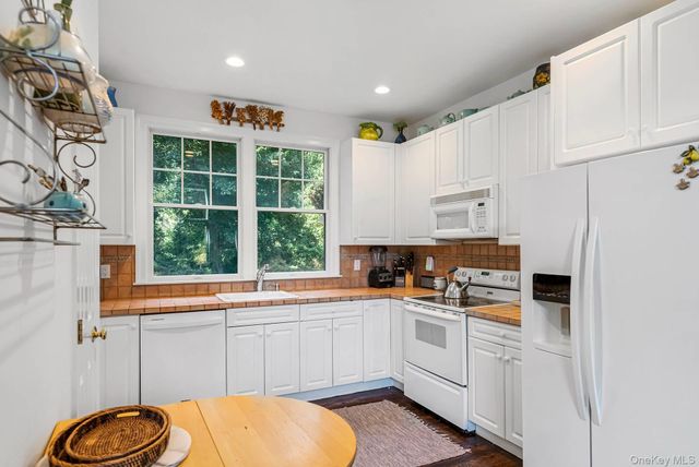 20 Cutter Court, East Hampton, NY 11937