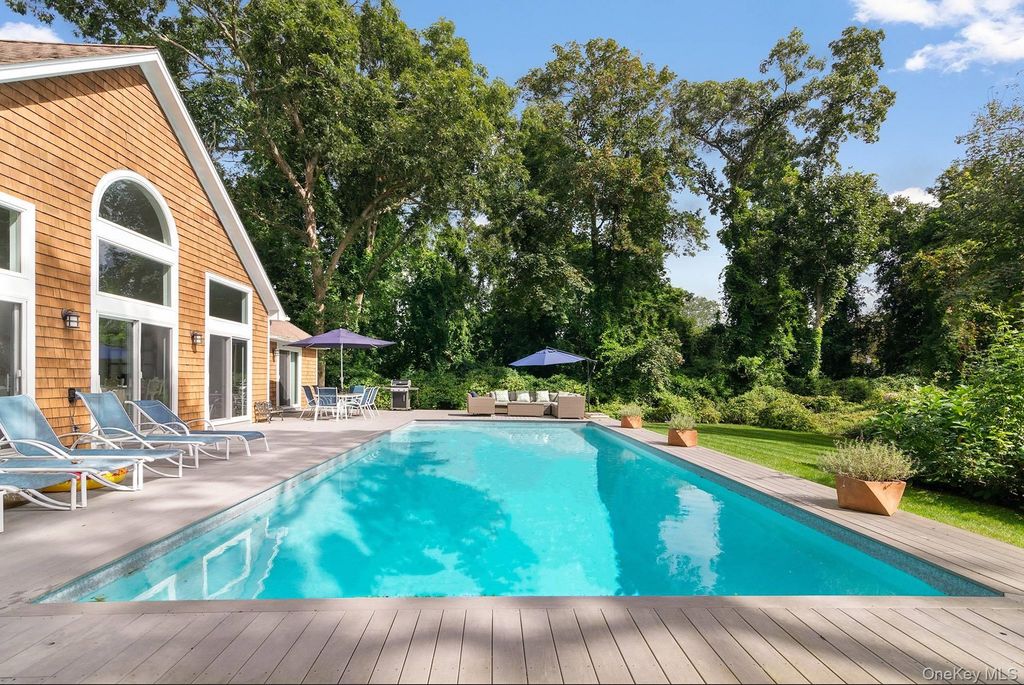 20 Cutter Court, East Hampton, NY 11937