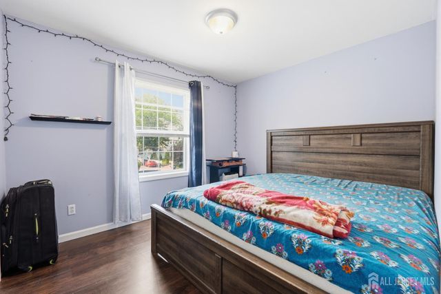 1738 W 3rd Street W, Piscataway, NJ 08854