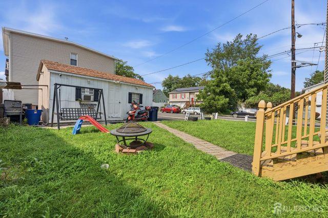 1738 W 3rd Street W, Piscataway, NJ 08854