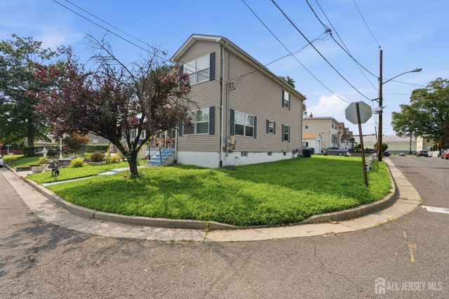1738 W 3rd Street W, Piscataway, NJ 08854