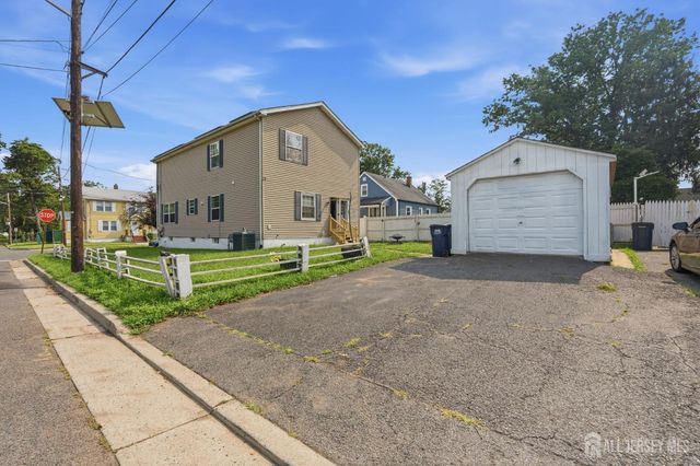 1738 W 3rd Street W, Piscataway, NJ 08854