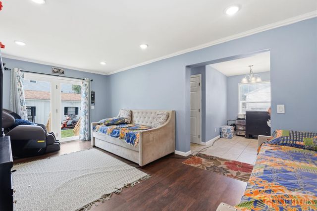 1738 W 3rd Street W, Piscataway, NJ 08854
