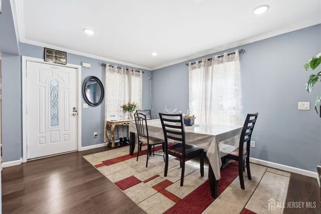 1738 W 3rd Street W, Piscataway, NJ 08854