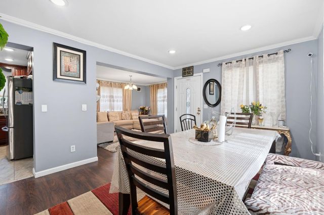 1738 W 3rd Street W, Piscataway, NJ 08854
