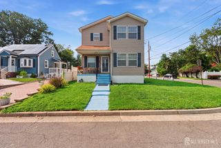 1738 W 3rd Street W, Piscataway, NJ 08854